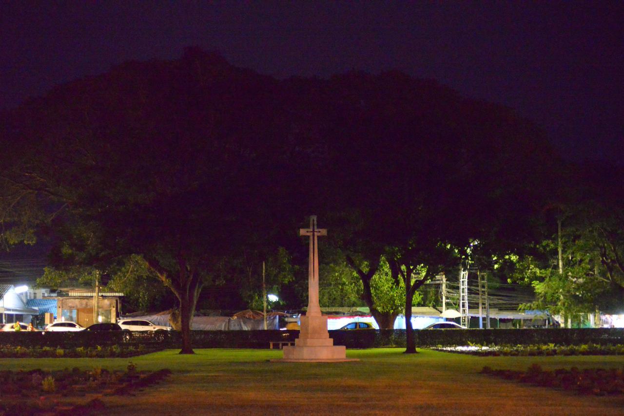 Bankaikow Hostel Kanchanaburi Luaran gambar